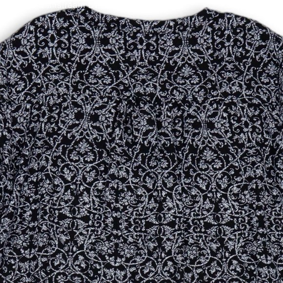 NWT AVENUE BUTTON FRONT SCROLL PRINT ROLL-TAB SLEEVE TUNIC BLACK/WHITE 18/20 - Picture 4 of 7